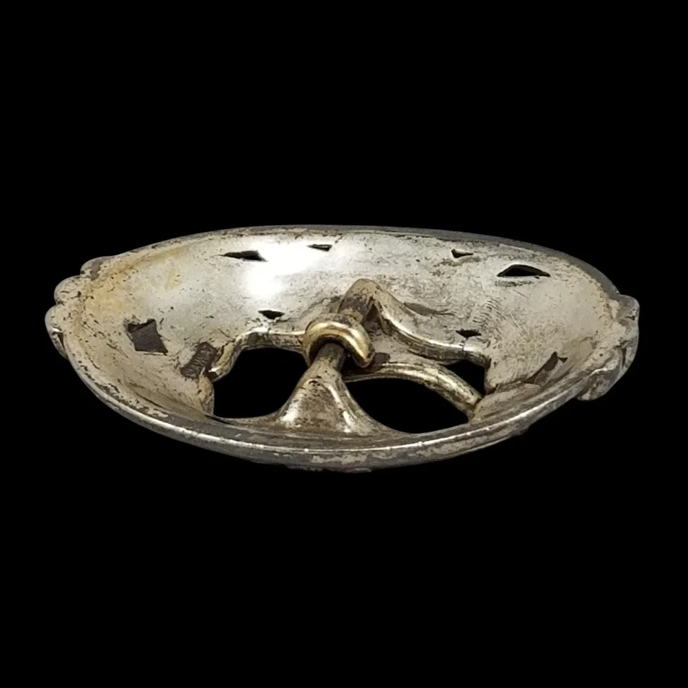 The Unbranded Brand belt buckle